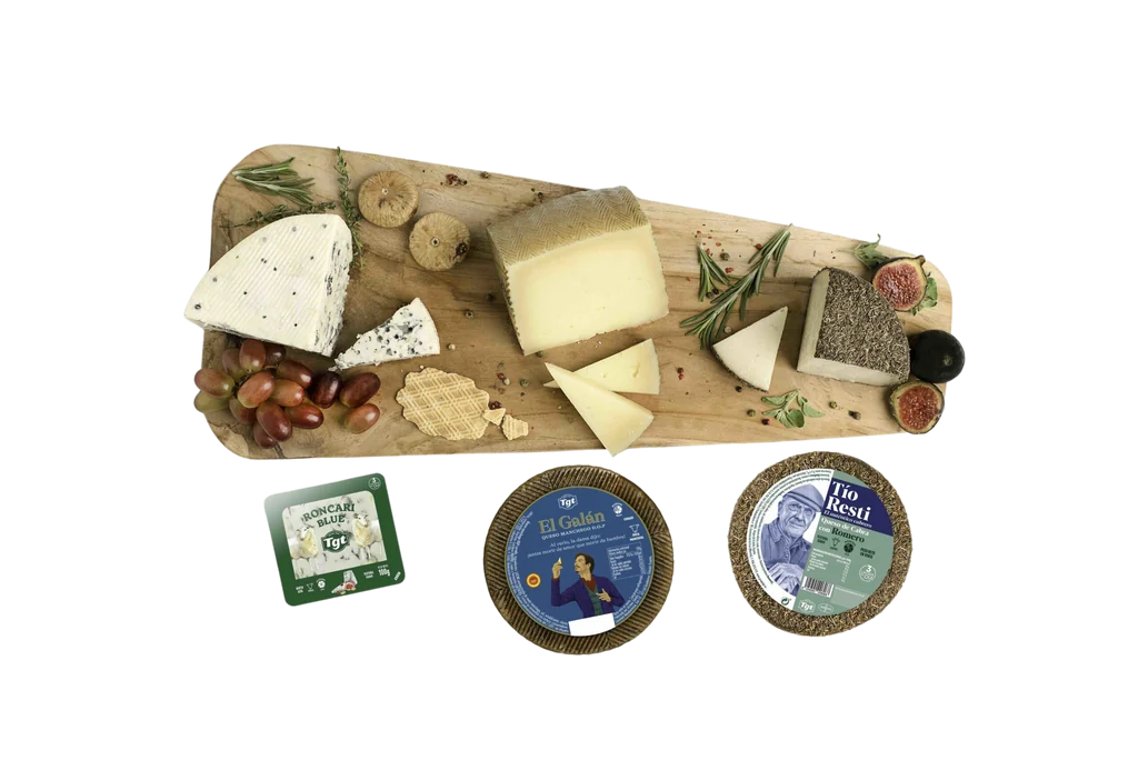Cheese selection, whole and portioned formats